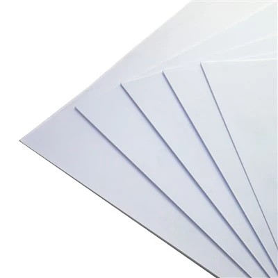 Como a espessura das folhas de plástico dos quadris afeta seu desempenho?